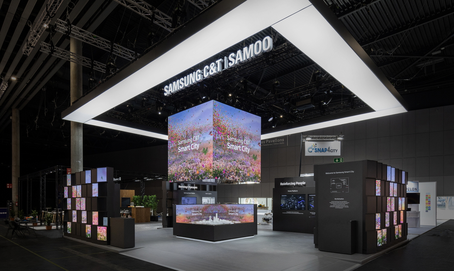 Samsung C&T’s exhibition booth at the 2023 Smart City Expo World Congress