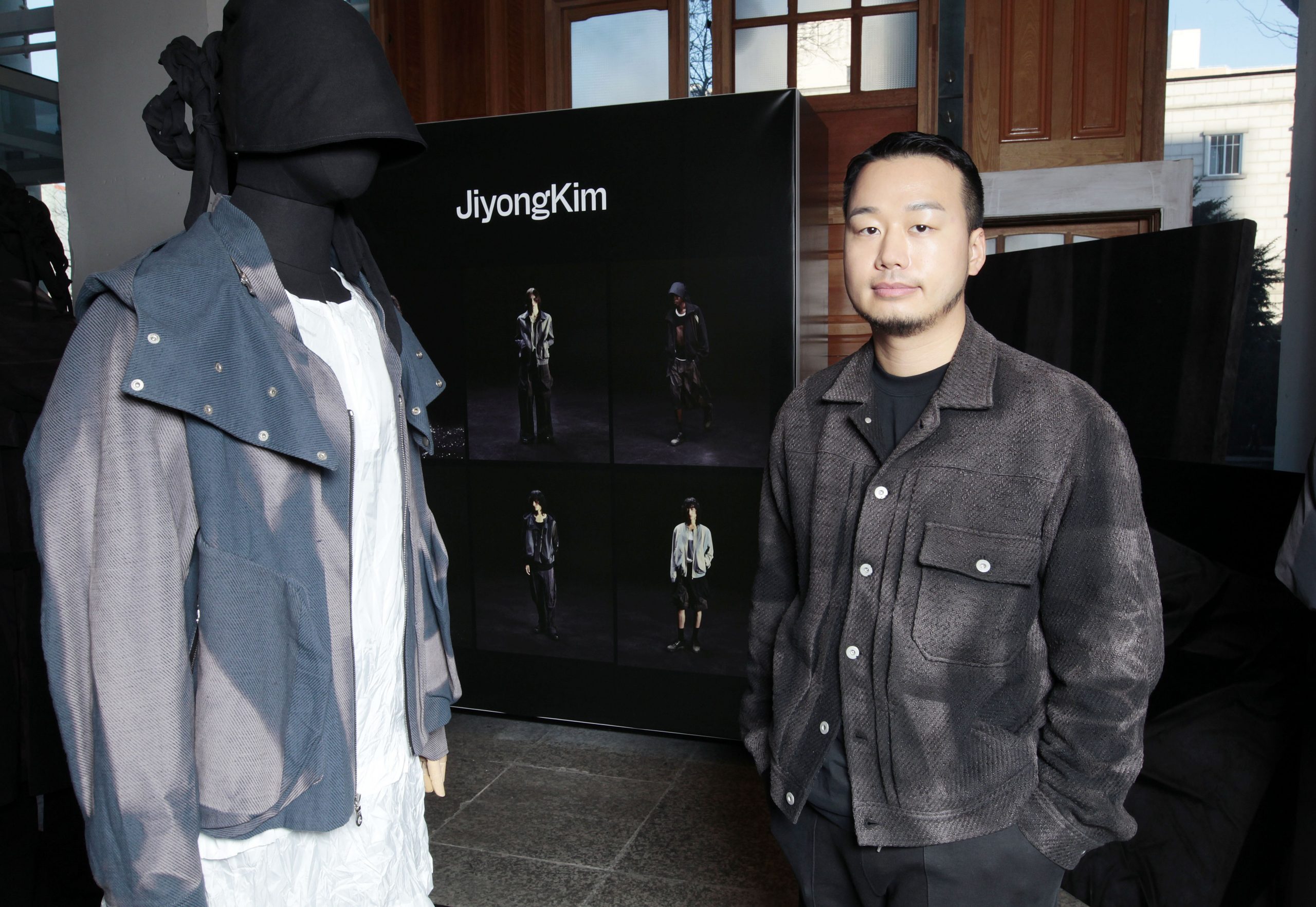 Jiyong Kim has become the winner of the 19th Samsung Fashion Design Fund award.