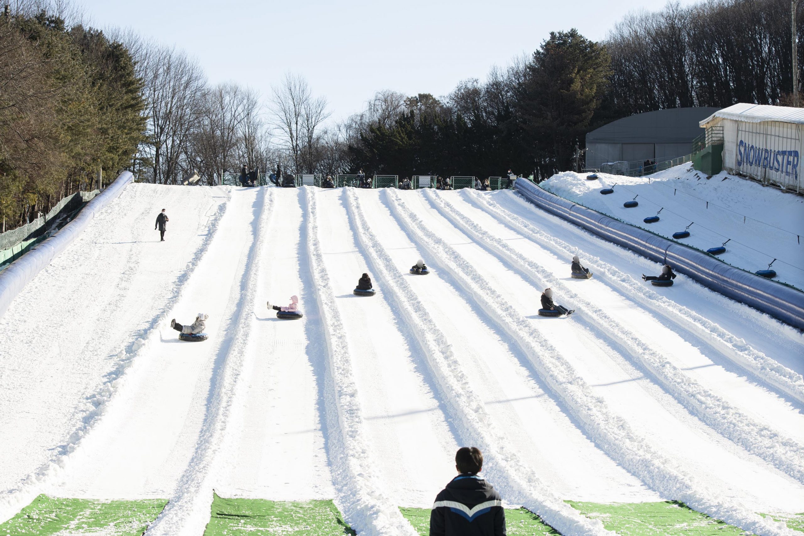 Each course at the Snow Buster has multiple lanes.