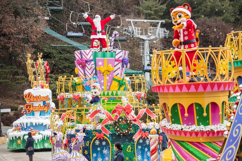크리스마스 판타지 '블링블링 X-Mas 퍼레이드' 공연
