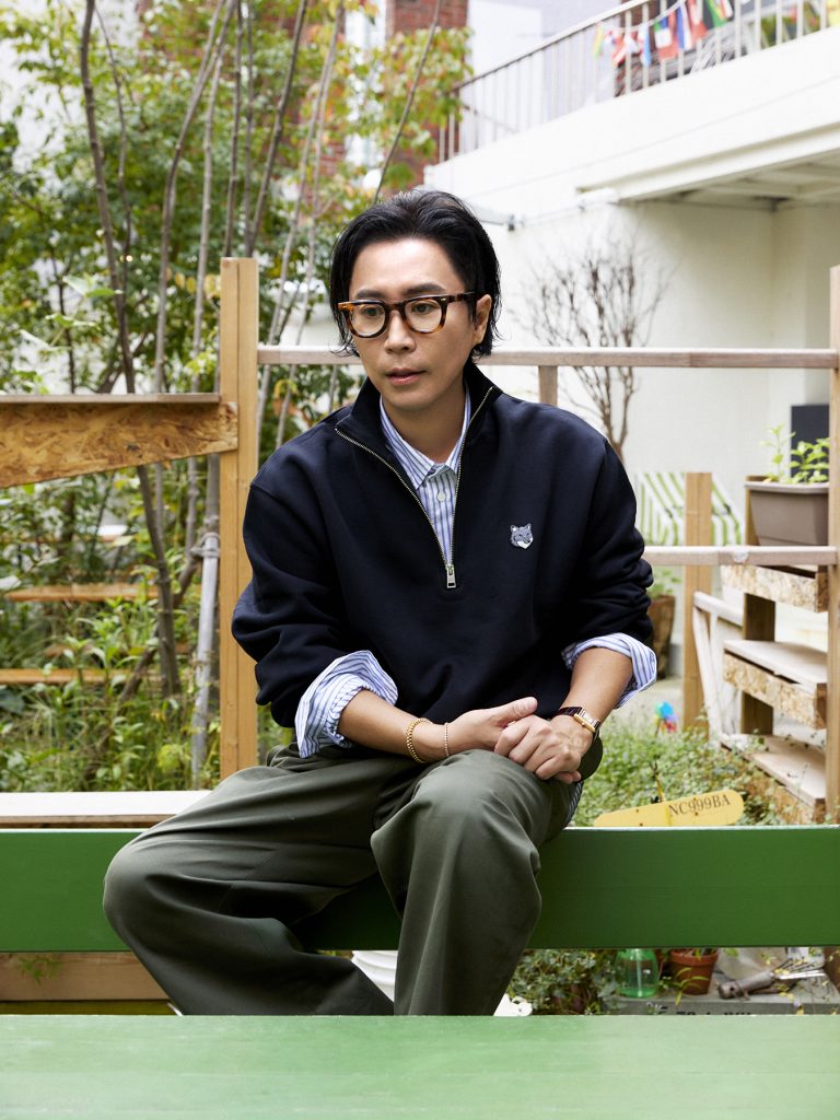 니트, 스웨트셔츠, 후디 등 의류 구성, SSF샵과 전국 메종키츠네 매장에서 판매