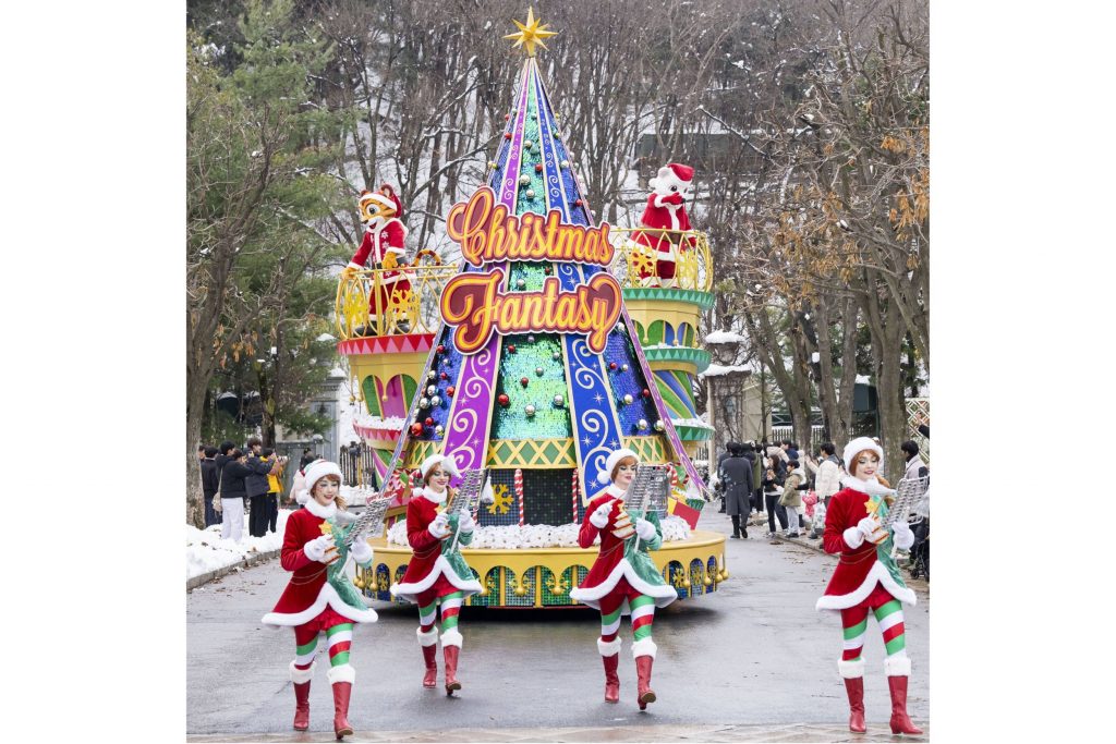 크리스마스 판타지 '블링블링 X-Mas 퍼레이드' 공연