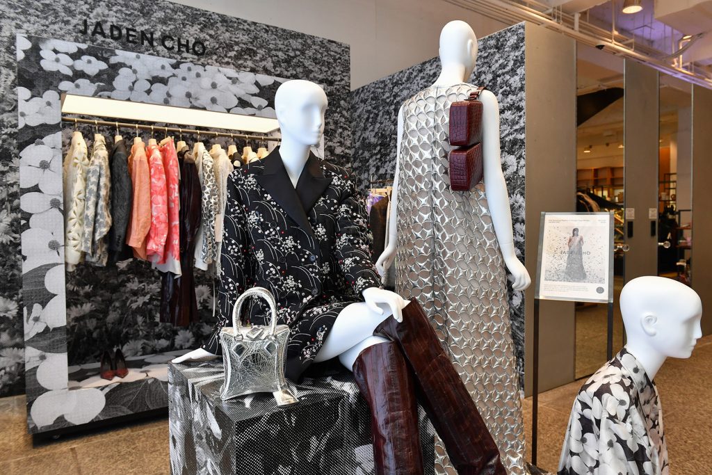 비이커 청담점에서 조성민 디자이너 브랜드 ‘제이든 초’ 전시