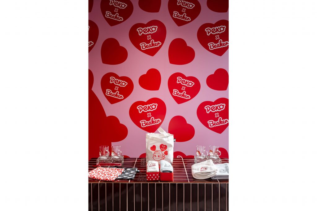 비이커와 페코 발렌타인데이 협업 상품 팝업 스토어