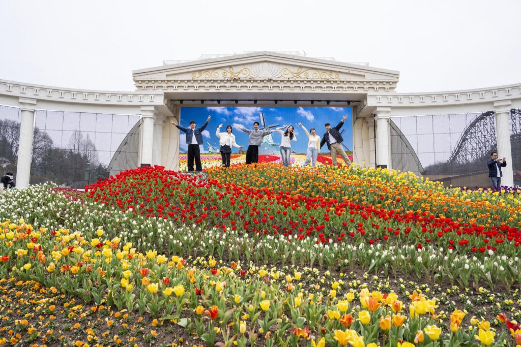 튤립축제가 진행 중인 포시즌스가든