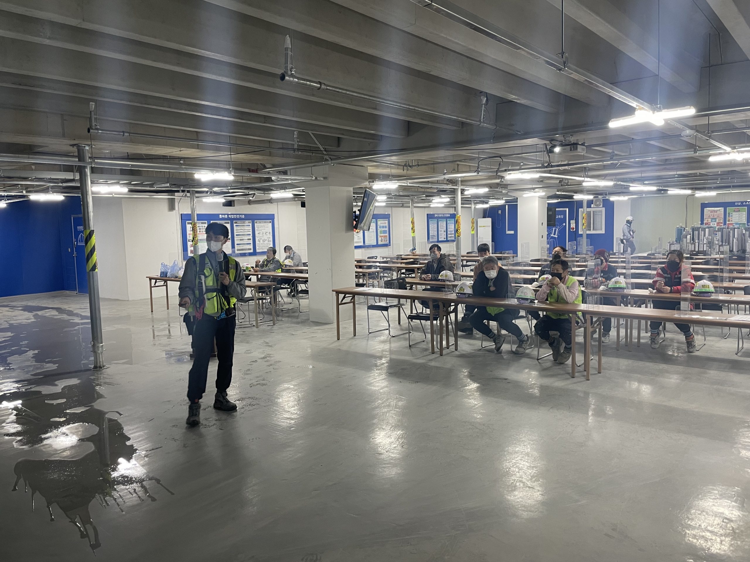 Safety awareness session for Samsung C&T construction workers