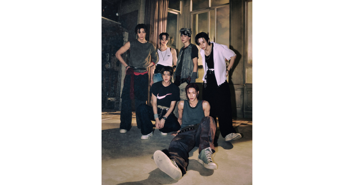 K-pop group RIIZE poses indoors in casual stage outfits, while the adjacent image shows a performer on an outdoor wave pool stage at Caribbean Bay with fountains spraying over a cheering crowd.
