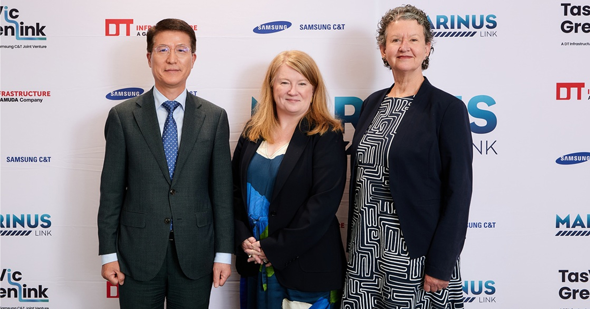Representatives from Samsung C&T and project partners pose for a photo during the signing ceremony for the Marinus Link HVDC project in Australia.