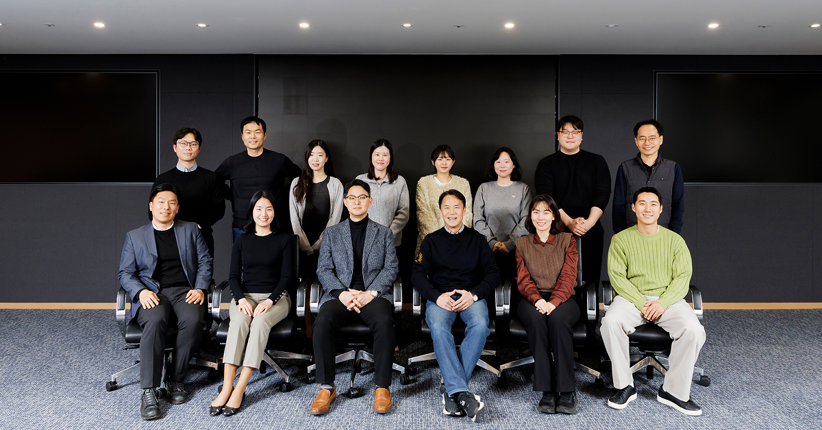 Members of Samsung C&T’s Electronic Component & Materials Group gathered at the Seoul office, supporting semiconductor projects across global markets
