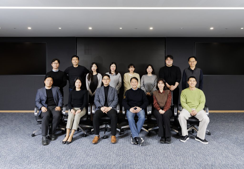 Members of Samsung C&T’s Electronic Component & Materials Group gathered at the Seoul office, supporting semiconductor projects across global markets