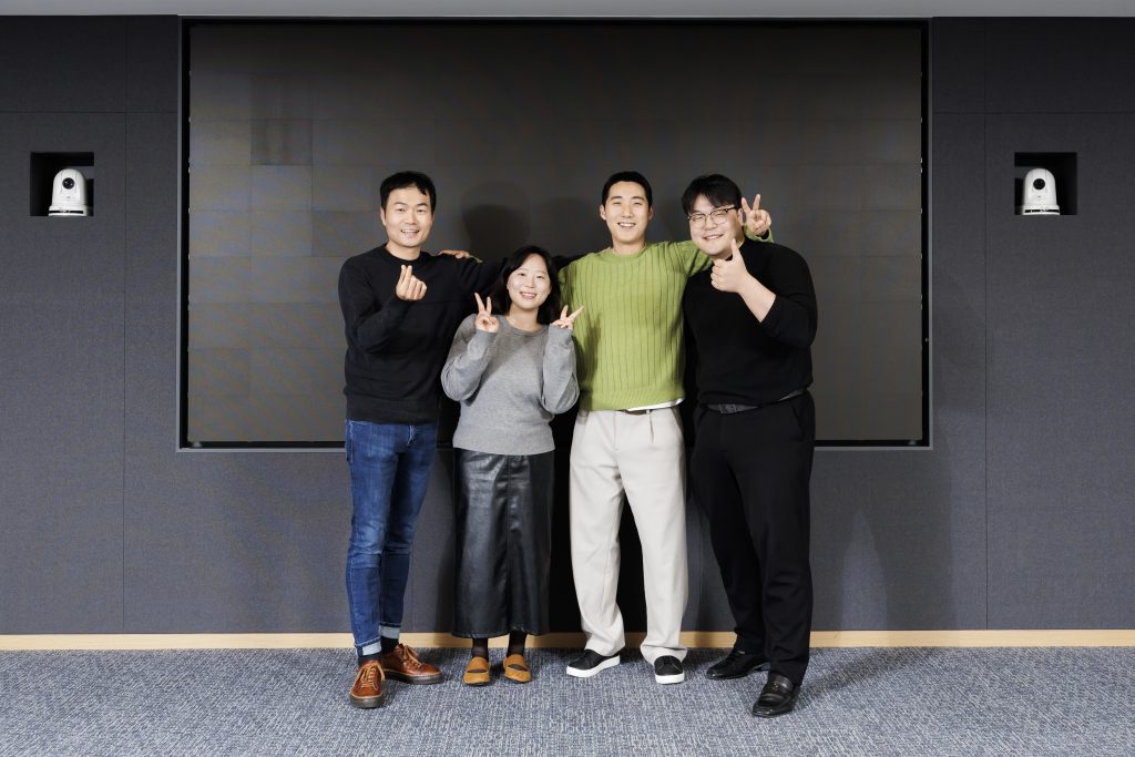 Team members of Samsung C&T’s Electronic Component & Materials Group