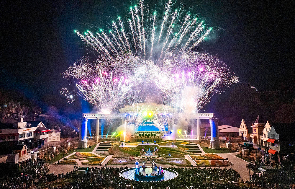 Large-scale fireworks display over Four Seasons Garden during The Guardians of Light at Everland.