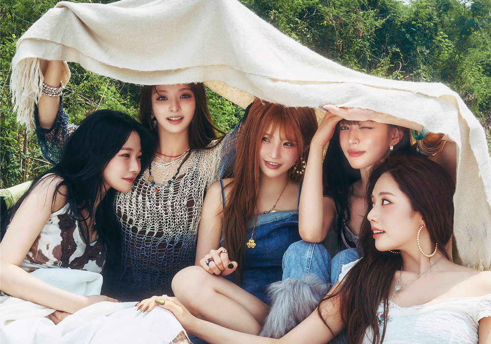 fromis_9 will take the stage as part of the special performance lineup for Caribbean Bay’s Water Music Pool Party